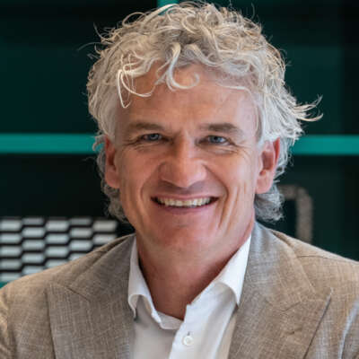 30 jaar Axoft, ech wel! [b]Paul Velders kijkt terug en blikt vooruit [/b]