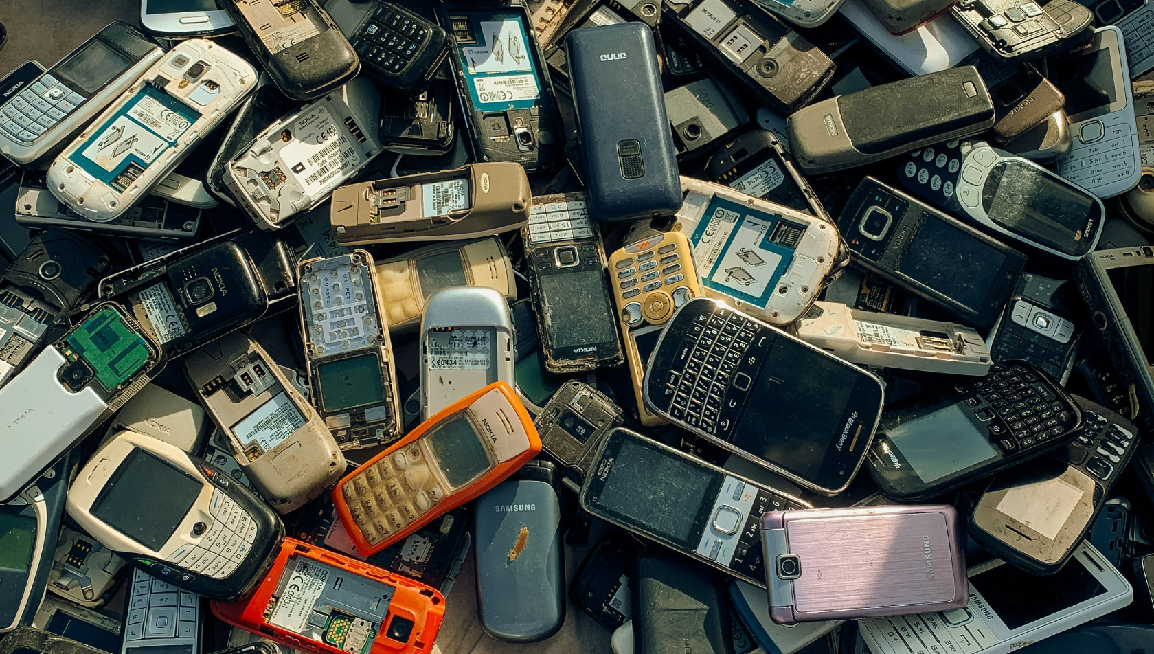 Honderdduizenden smartphones gooien we elk jaar zomaar weg en dat is dom, doodzonde en allesbehalve duurzaam 
